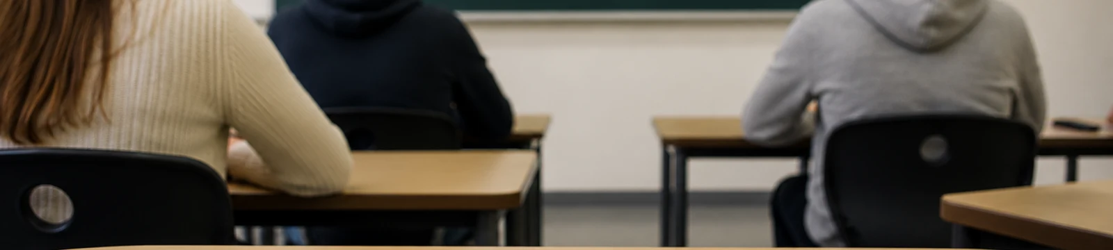 Arbeitsblatt und Unterrichtssituation im Klassenzimmer